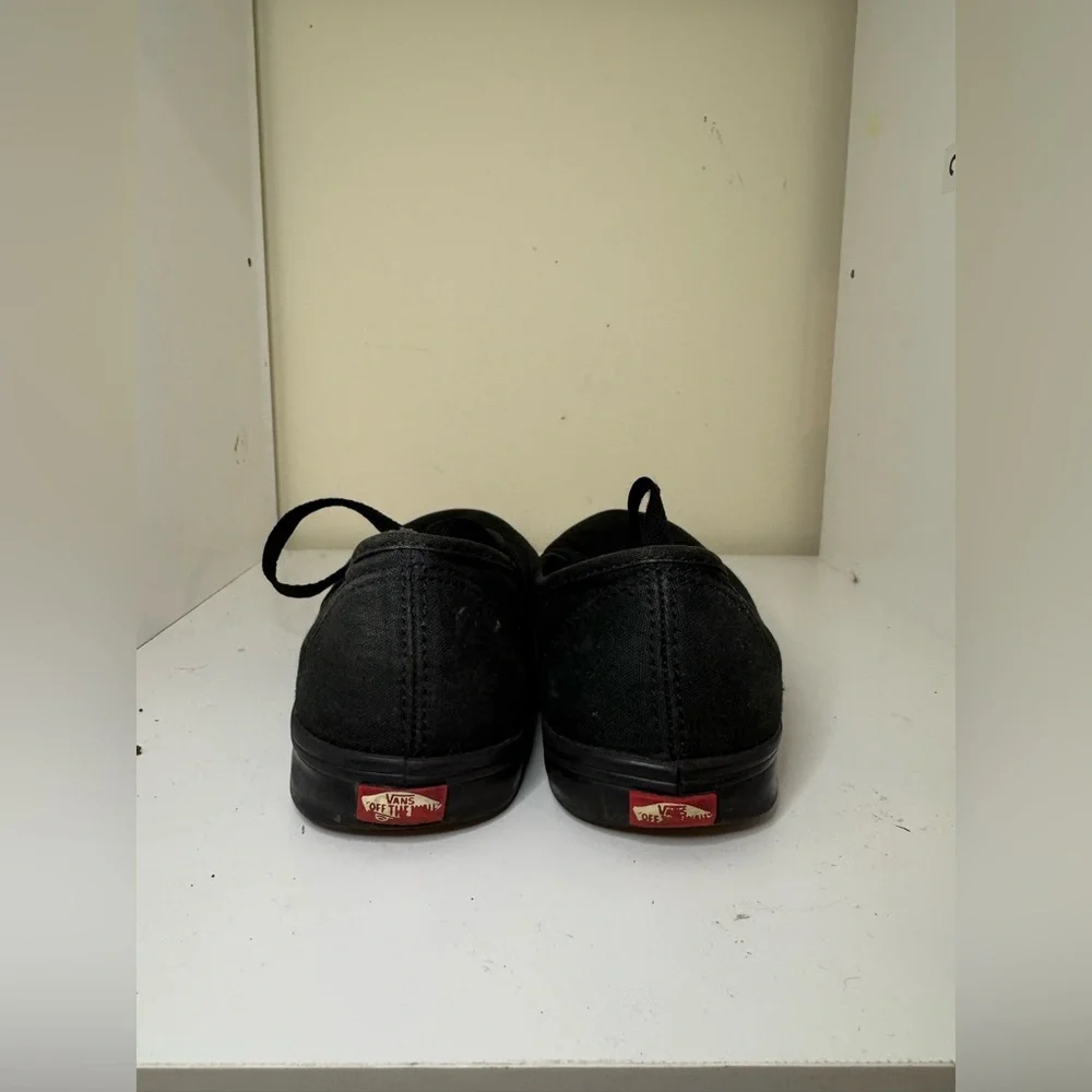 Vans sneakers women’s size 6.5 black lace up